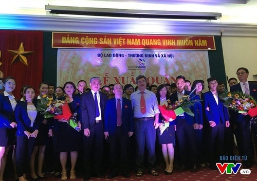 Départ des candidats vietnamiens au concours de qualification professionnelle de l’ASEAN - ảnh 1